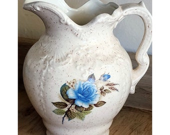 Jahrgang 1983 Arnel's Pottery Pitcher Vase verzierte bemalte blaue Rose 7" hoch