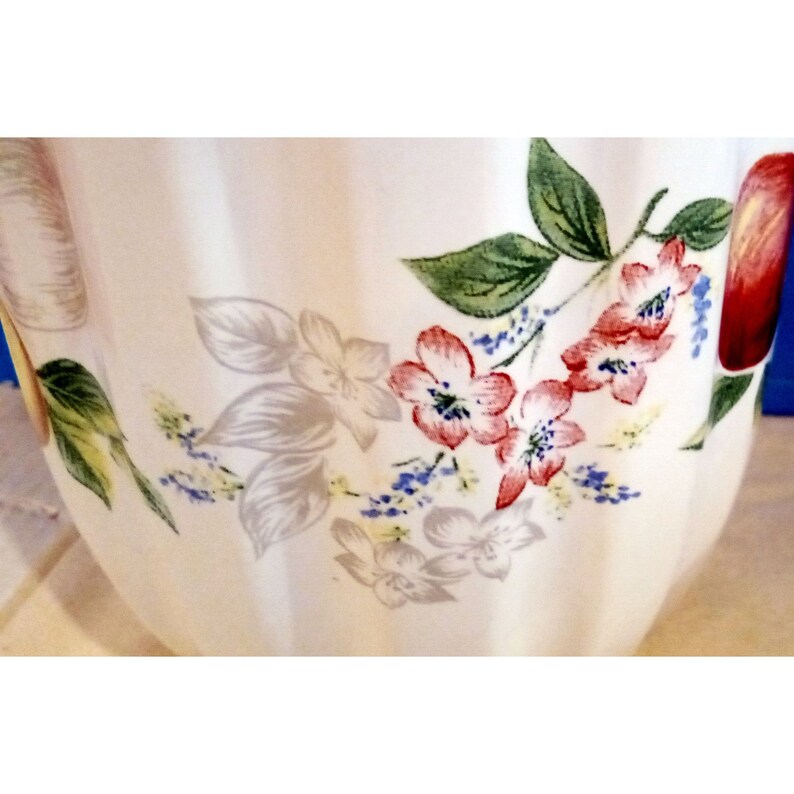 Corelle Chutney Canister Set of 2 Jay Import Fruit Pattern Please Read