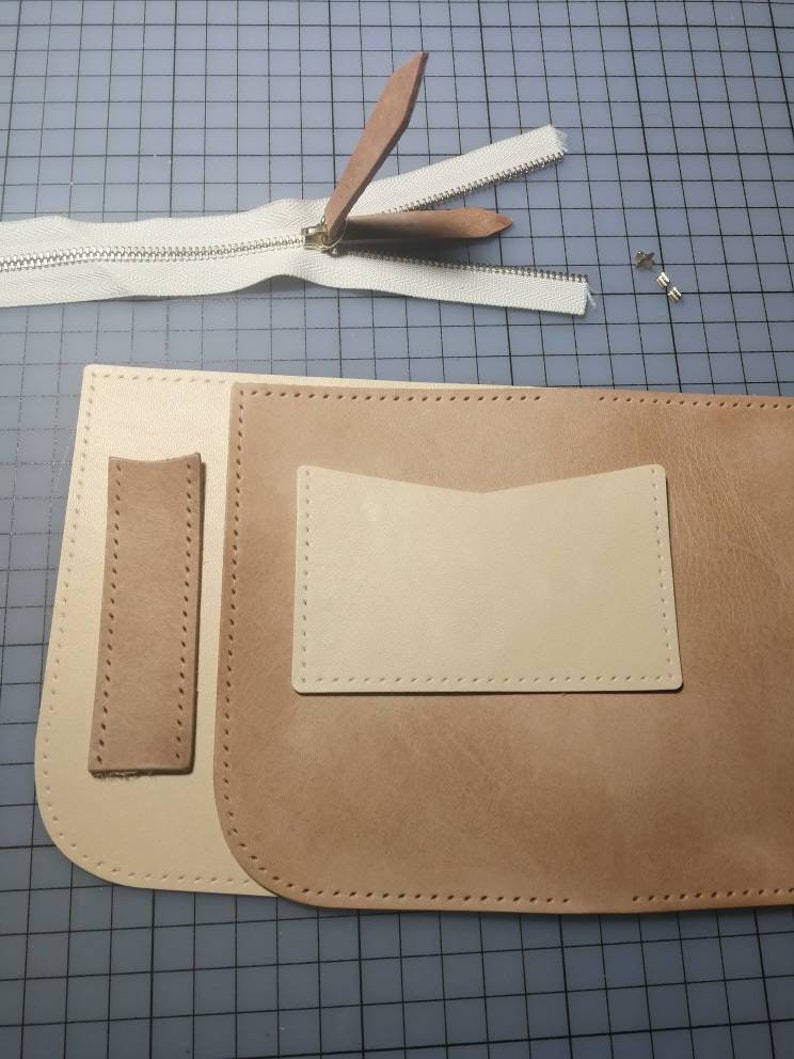 Veg tanned leather pouch 054