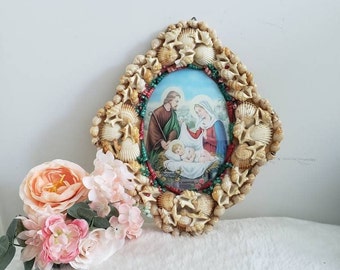 Vintage Handmade Oval Shell Frame Religious Art Virgin Mary and Child/ Convex Glass/ Coastal Beach Art/Seashell Wall Art/Catholic Shrine