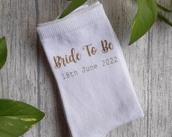 Novia a ser calcetines - fiesta nupcial - calcetines de fiesta de boda personalizados - calcetines de despedida de soltera personalizados - calcetines de despedida de soltera