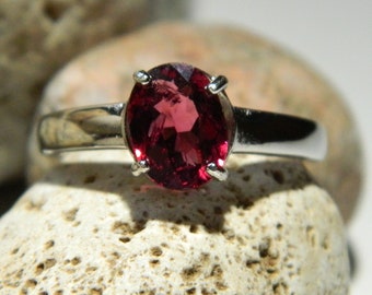 GARNET - Pinkish Red 1.68 ct Rhodolite Garnet Sterling Silver Simple Solitaire Ring