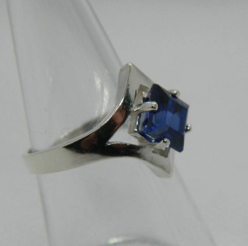 LAB SAPPHIRE Medium Dark Blue Square-Cut 2.65ct Lab Created Sapphire Solitaire Sterling Silver Ring