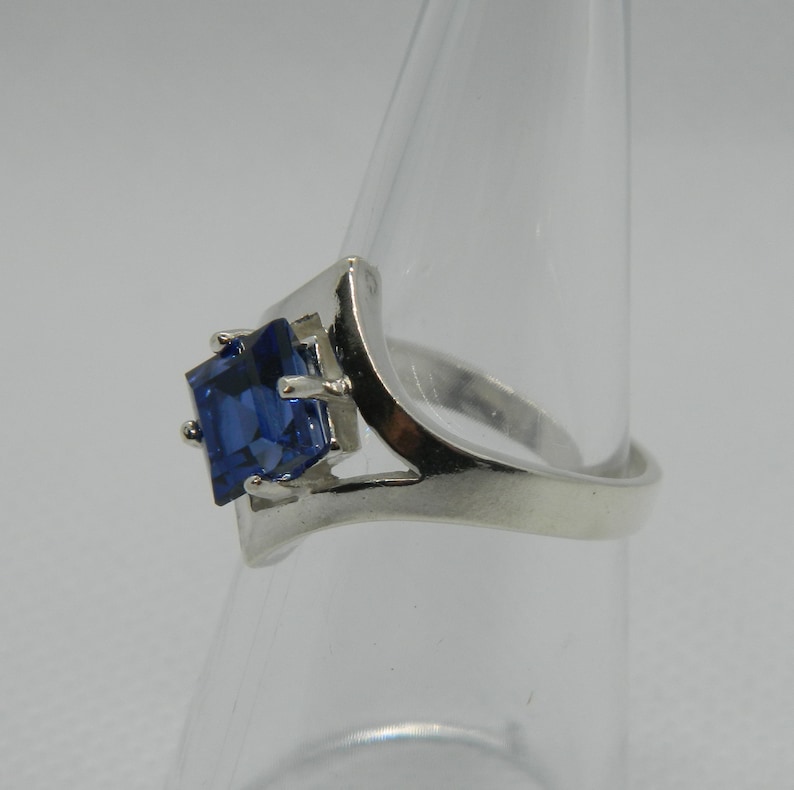 LAB SAPPHIRE Medium Dark Blue Square-Cut 2.65ct Lab Created Sapphire Solitaire Sterling Silver Ring