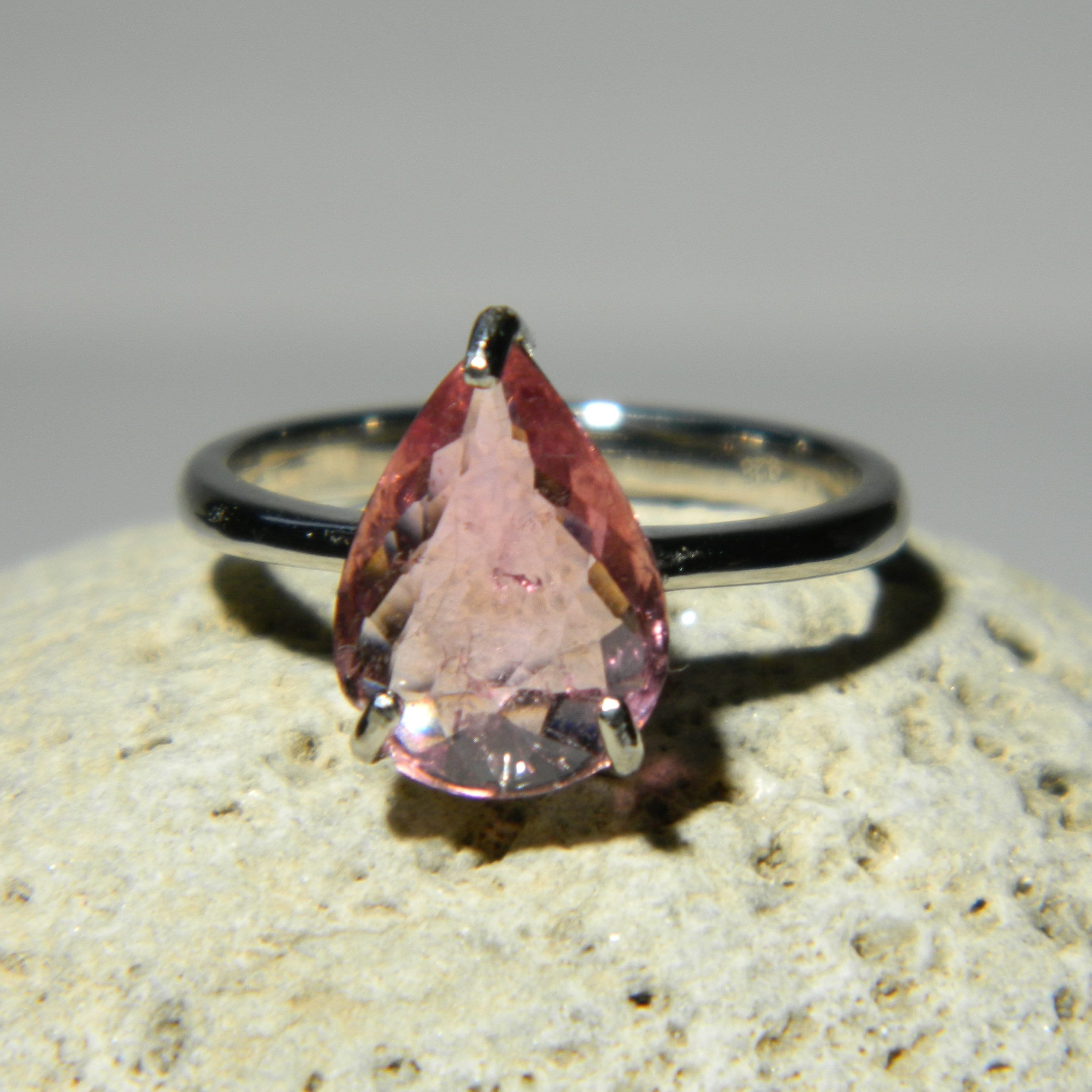 .925 Sterling Silver 1.75 Ct Pink Tourmaline Oval Half Eternity Band Ring .925 Sterling Silver 1.75 Ct Pink Tourmaline Oval Half Eternity Band Ring