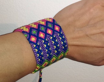 Wide colorful friendship bracelet Bracelets bresilien Knotted bracelet Boho woven bracelet Wayuu knot bracelet Unique string bracelet