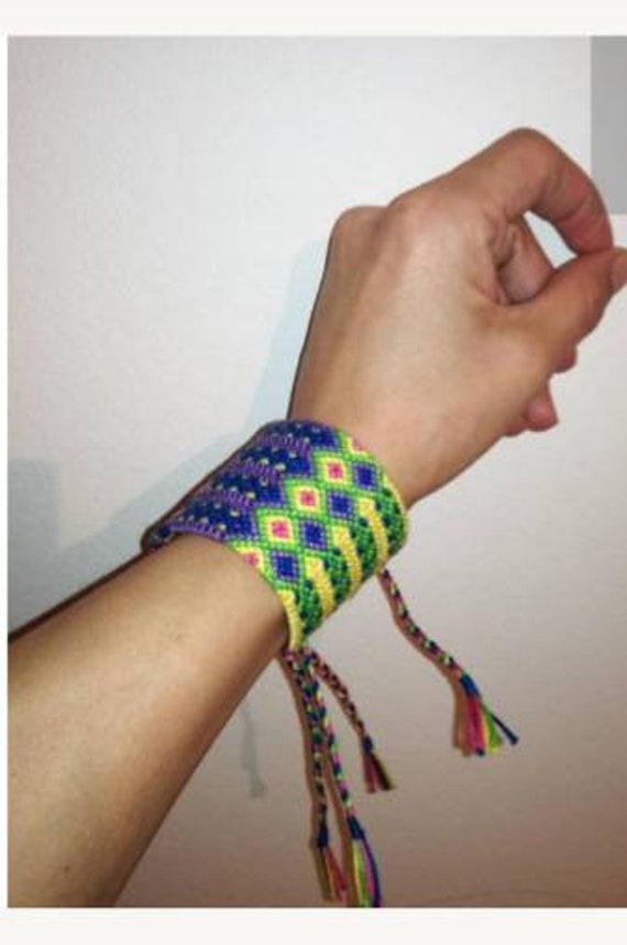 Comment faire un noeud coulissant bracelet facile ? | Comment faire un noeud,  Noeud coulissant, Faire un noeud
