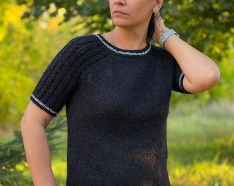 Handgestrickter Mohair Pullover, Schwarze Perle, Spitze Ärmel