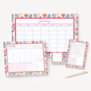 Skrivbordsunderlägg med blommig kalender 2026 | Rosa ränder och blommor | Vecko- och dagsplanerare