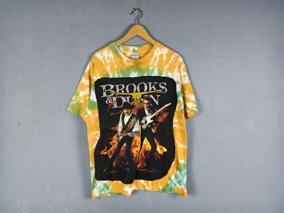 Vintage Brooks & Dunn Tie Dye Tee Size Large 20.5"