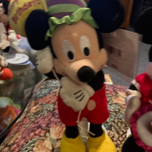 Disney World Happy Birthday Mickey and Minnie Plush with stands. Bild 2