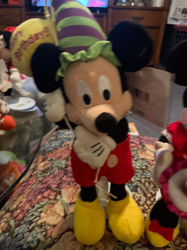 Disney World Happy Birthday Mickey and Minnie Plush with stands. Bild 2