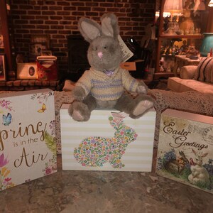 Happy Easter Decor