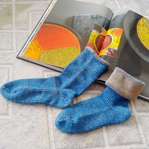 Calze da donna royal blue knitted. Equipaggio.