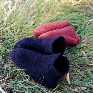 Boiled wool slippers. Handmade felt. More colors.