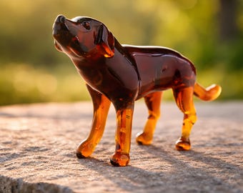 Statuetta di Labrador Retriever in vetro realizzata a mano – Scultura di cane in vetro lavorato a lume d'ambra, animale in miniatura in vetro, regalo per amanti dei Labrador, oggetto da collezione per gli amanti dei cani