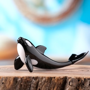 Orca Whale Glass Figurine – Handblown Coastal Ocean Decor, Handmade Black & White Sea Animal Sculpture