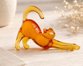 Glass Cat Figurine, Hand Blown Stretching Cat Sculpture, Tiny Glass Animal, Minimalist Bookshelf Decor, Cat Lover Gift, Desk Ornament