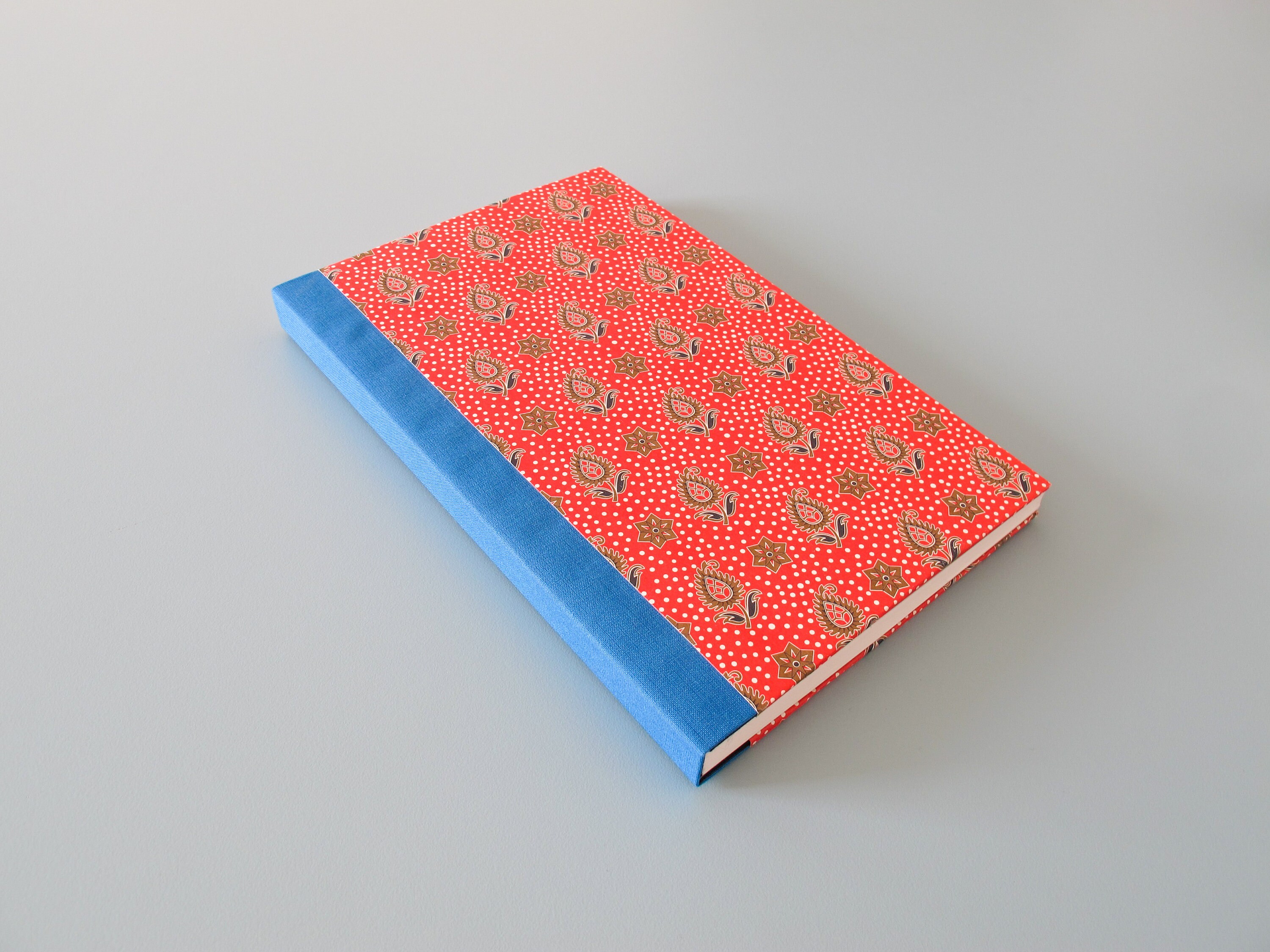 Hardcover Sewn Board Binding A5 Sketchbook 100 Gsm Fedrigoni Arcoprint  Dotted Paper Bookcloth Cover 
