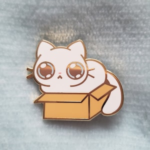 White Kitty Hard Enamel Pins, &quot;We Fits, We Sits&quot; series, gold-plated, 1.25 inch