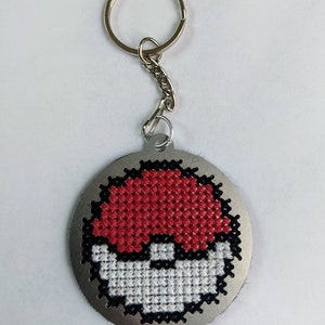 Handgemachte Anime Cartoon Pikachu Pokemon Pokeball Kreuzstich Metall Schlüsselanhänger Schlüsselanhänger