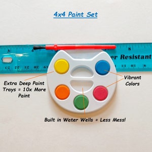 K&ouml;nnte beinhalten: Ein 4x4-Farbset mit sechs leuchtenden Farben in einer wei&szlig;en Kunststoffschale. Die Schale hat eingebaute Wasserbecken, um Versch&uuml;ttungen zu vermeiden. Die Farbe ist extra tief, mit 10x mehr Farbe als in Standardbeh&auml;ltern.