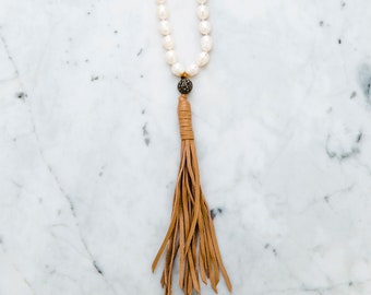 Stylish Baroque Pearl Leather Tassel Necklace