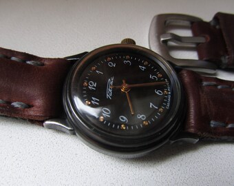 Very rare vintage mechanical watch Raketa. Leather belt. Great choice.