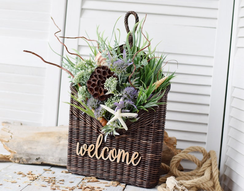 Door basket in beach stile Seaside wicker wall basket Beach House Decor Coastal Decor Nautical Wreath basket with flowers