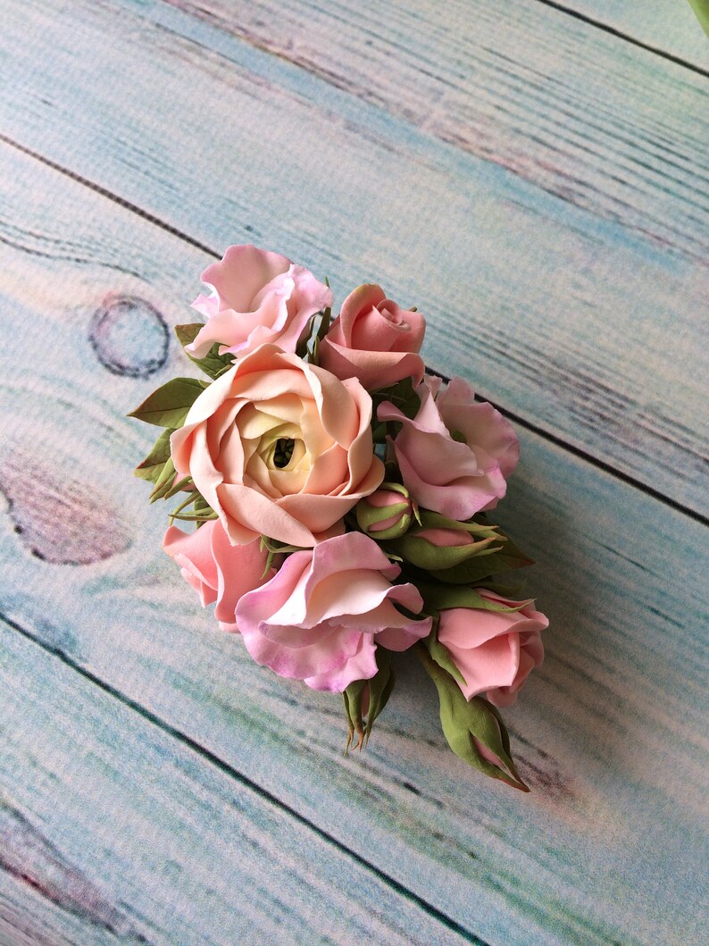 Ranunculus and roses floral hair comb. Dusty rose wedding bridal hair piece with blush pink flowers hair vine