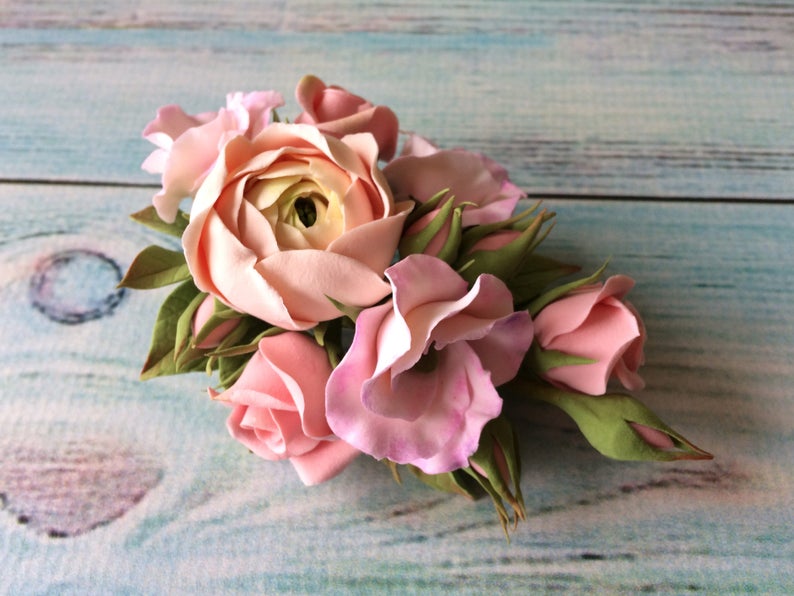 Ranunculus and roses floral hair comb. Dusty rose wedding bridal hair piece with blush pink flowers hair vine