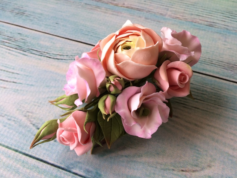 Ranunculus and roses floral hair comb. Dusty rose wedding bridal hair piece with blush pink flowers hair vine