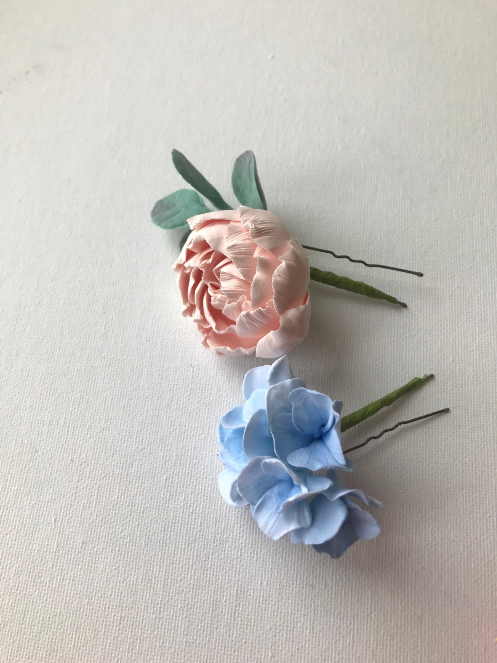 Épingles à cheveux de fleur avec différentes fleurs. Morceau Etsy
