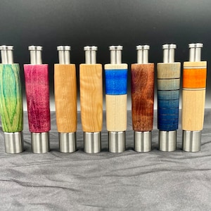 One handed pepper mills