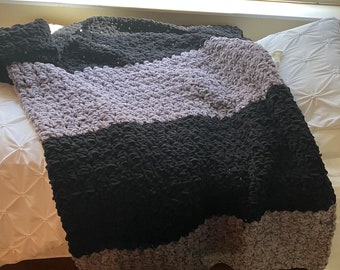 Chunky gray and black blanket, crocheted gray and black blanket, black throw, gray throw