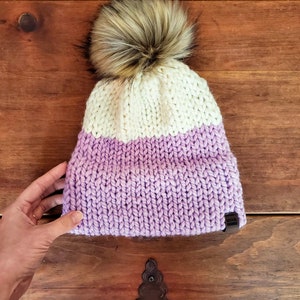 Toque per adulti a doppia tesa in maglia grossa bicolore // Pom Pom finto // Berretto lavorato a mano fatto a mano // Prodotto in Canada // Toque PENNY DOUBLE BRIM