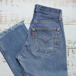 Levi&#39;s 501 jeans size W26 L30 Vintage XS