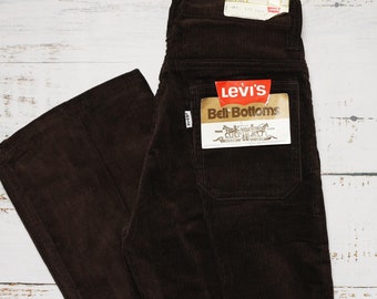 1970s Levi&#39;s corduroy Bell bottoms W26 L34, DEADSTOCK White tab Levi&#39;s creased leg pants