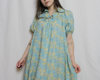 1970s Floral dress with puff sleeves and bow, Vintage trapeze dress