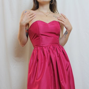 Strapless dress with sweetheart neckline, 1980's Magenta pink fit and flare midi dress by Vivien Smith