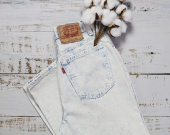 Levi&#39;s 501 jeans size W26 made in USA, Super light acid wash denim Levis 17501 jeans from the 1980s
