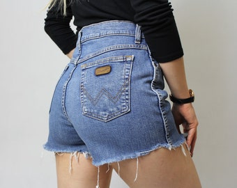Shorts jeans WRANGLER, shorts jeans vintage em denim elástico.