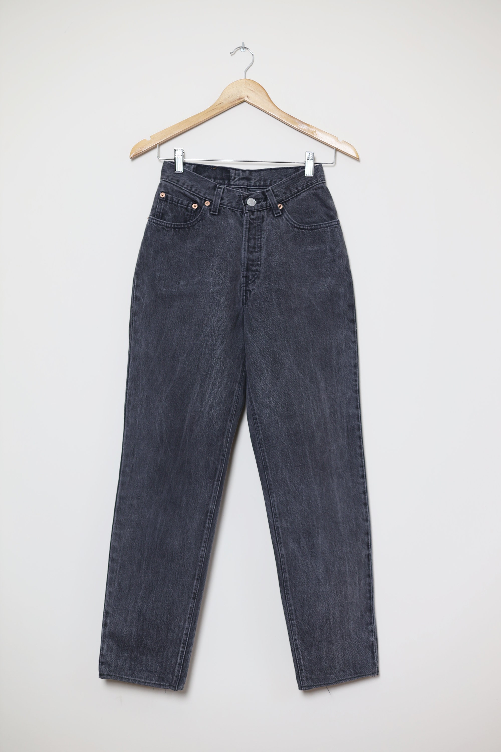 Vintage OG 1950s LEVIS 501 ZXX Guaranteed Patch Hidden Rivet