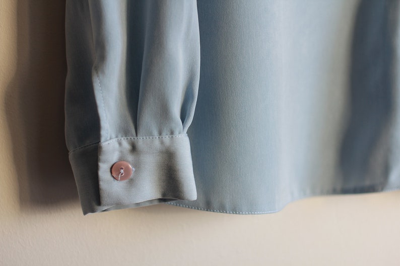 Vintage 80s blouse in baby blue color for women *** Retro button down shirt from 1980s with plan look *** Large size