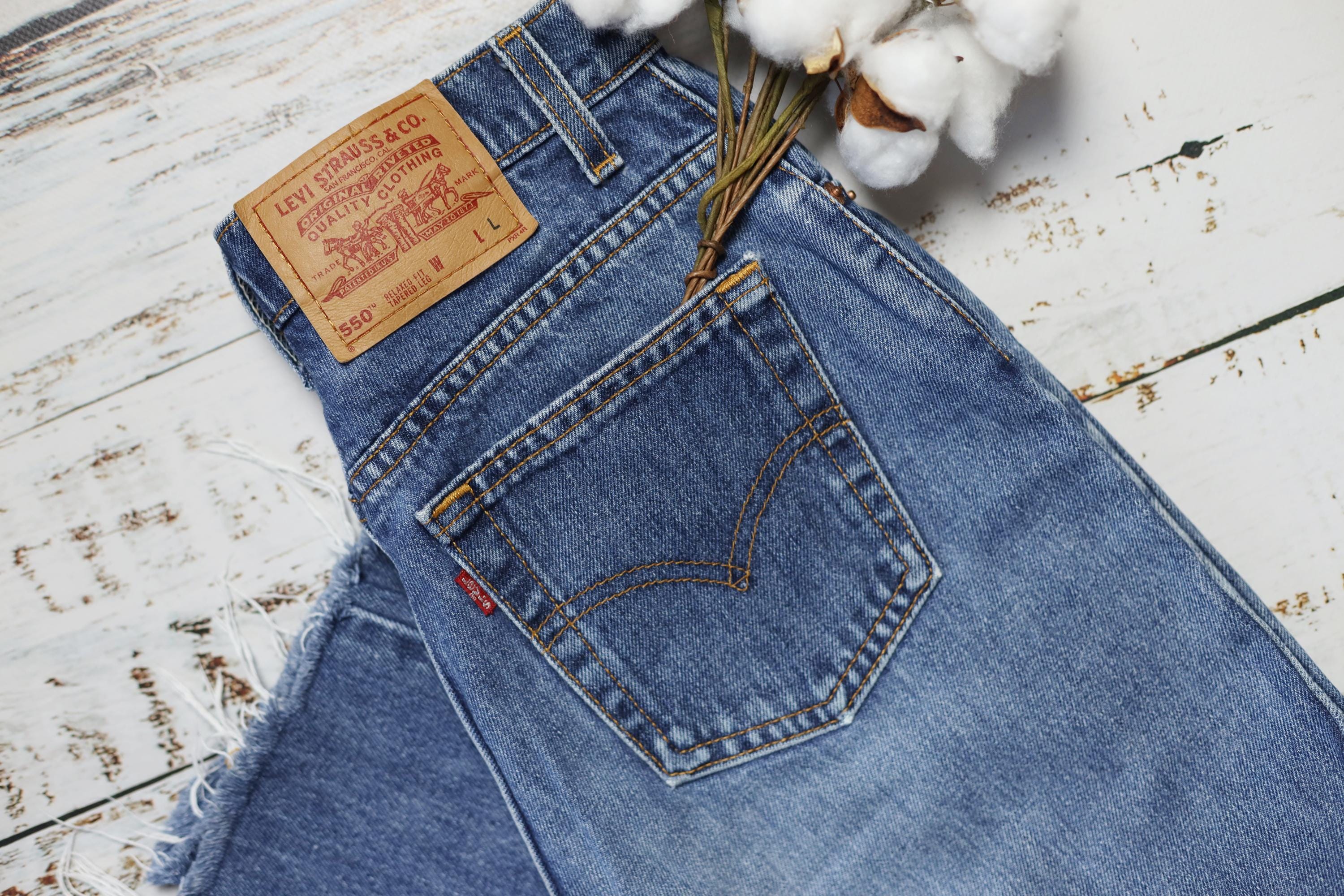 Levi's 550 Jeans W27 Made in the USA, Vintage 90s, Mid Blue Denim