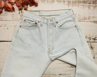 Levi's 501 Jeans Size W26 L32 Straight Leg, 1990s Very Light Blue