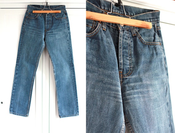 levi's mid blue jeans