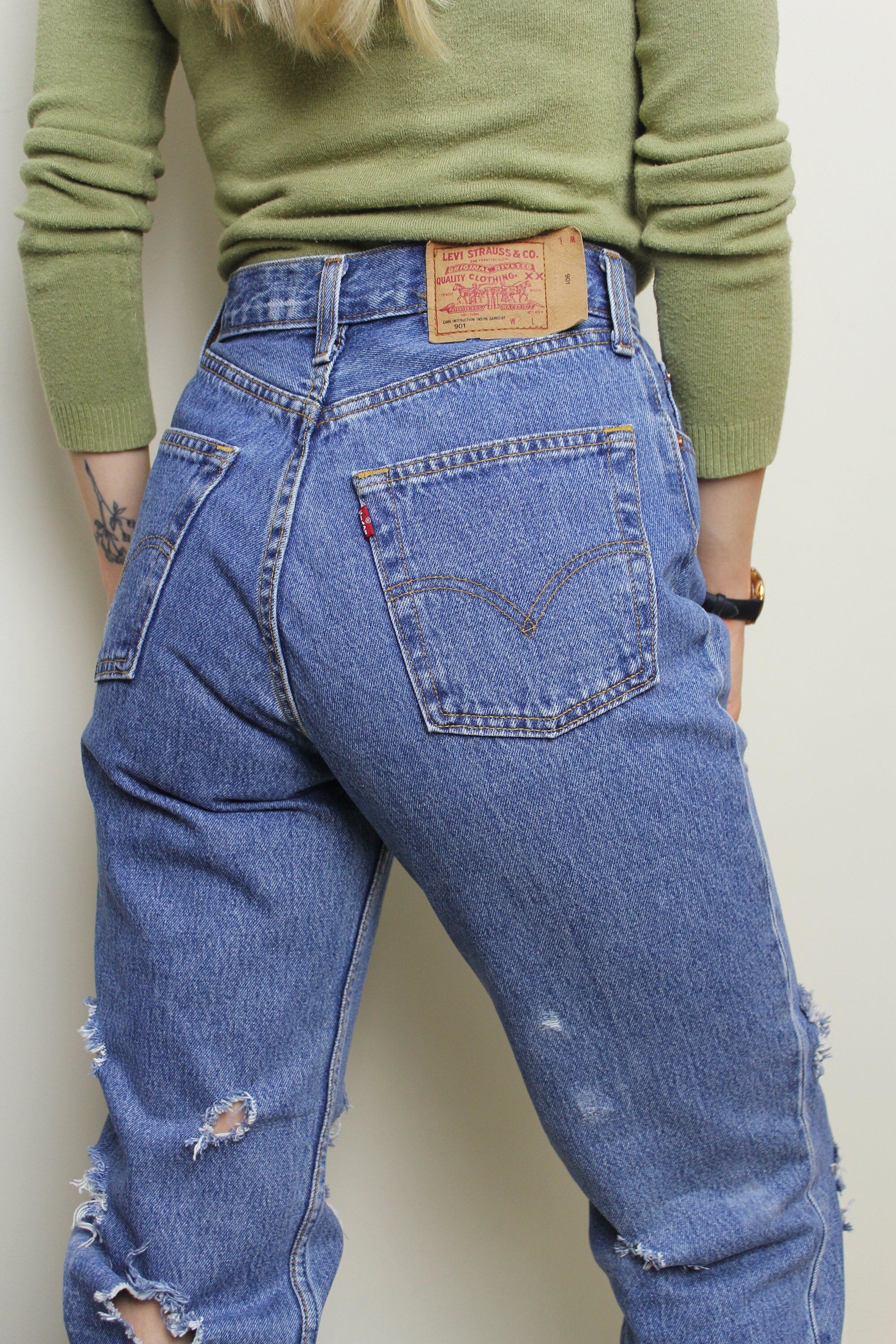 LEVI'S 901 Jeans Size 27 Distressed, Deep Mid Blue Wash of LEVI'S 901 Jeans Size 27 Distressed, Deep Mid Blue Wash of