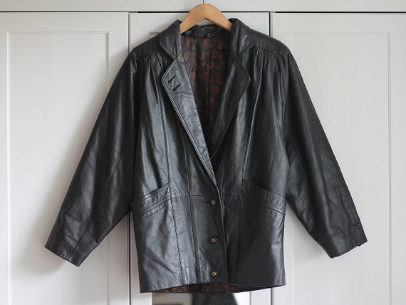 Vintage lederen jas in zwarte kleur van 80s Retro lange | Etsy Vintage jaren 90 mannen zwart lederen jas lange leren jas | Etsy