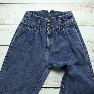 1980s ZENA jeans size W25-26 L31, Vintage pleated front jeans with super high waist